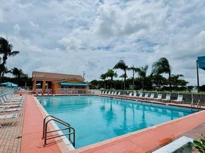 2811 SE 17th Ave 110, Homestead FL 33035