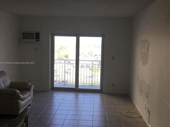 200 S Birch Rd