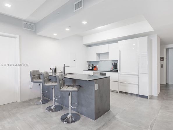 1010 Brickell Av 4203, Miami FL 33131