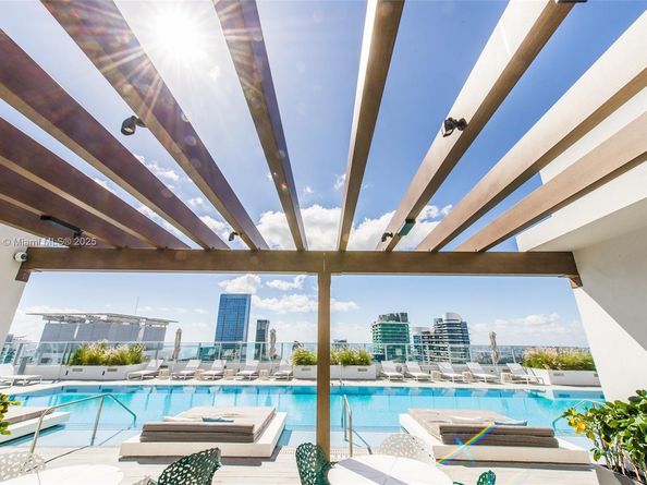 1010 Brickell Av 4203, Miami FL 33131