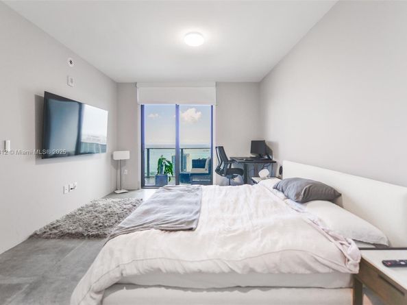 1010 Brickell Av 4203, Miami FL 33131