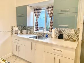 2 NE 45th St, Miami FL 33137