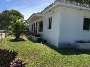 2 NE 45th St, Miami FL 33137