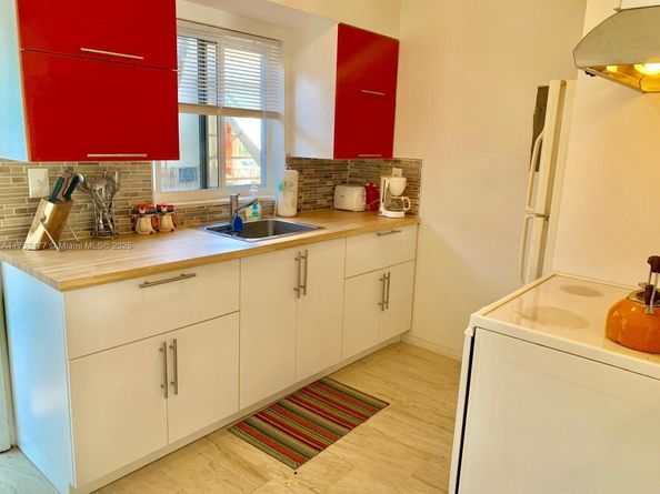 2 NE 45th St, Miami FL 33137