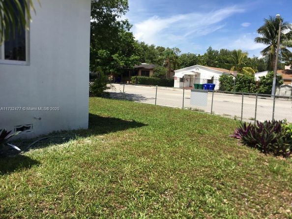2 NE 45th St, Miami FL 33137