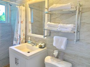 2 NE 45th St, Miami FL 33137