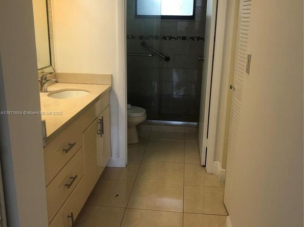 8100 Byron Ave 509, Miami Beach FL 33141