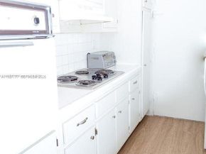 100 Lincoln Rd 922, Miami Beach FL 33139