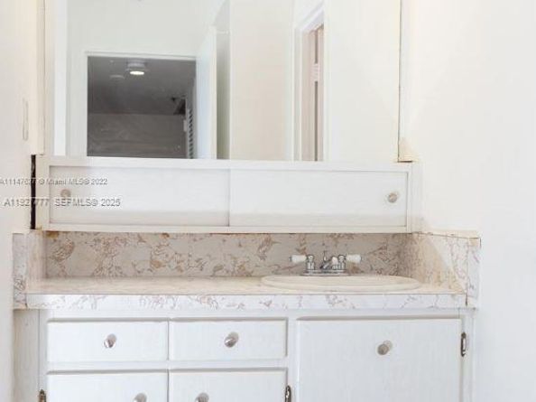 100 Lincoln Rd 922, Miami Beach FL 33139