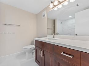6563 Racquet Club Dr 124, Lauderhill FL 33319