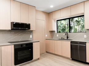 751 NE 80th St, Miami FL 33138