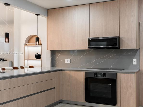 751 NE 80th St, Miami FL 33138