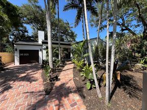 751 NE 80th St, Miami FL 33138