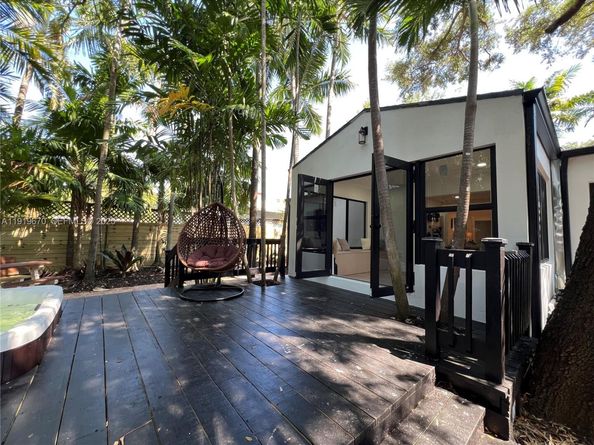 751 NE 80th St, Miami FL 33138