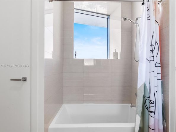 3250 NE 188th St LPH02, Aventura FL 33180