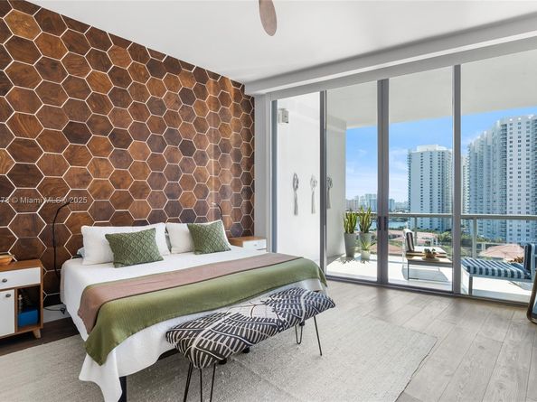3250 NE 188th St LPH02, Aventura FL 33180