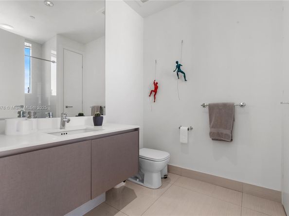 3250 NE 188th St LPH02, Aventura FL 33180