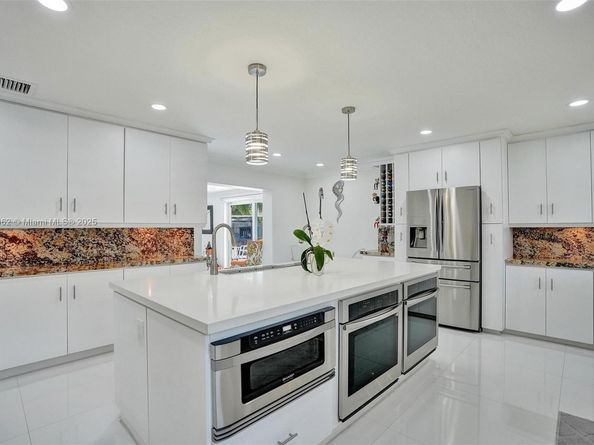 8438 NW 26th Dr, Coral Springs FL 33065