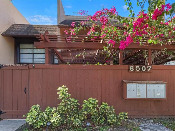 6507 SW 116th Pl C, Miami FL 33173