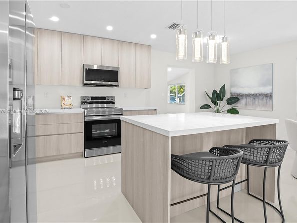 1430 N 65th Ave, Hollywood FL 33024