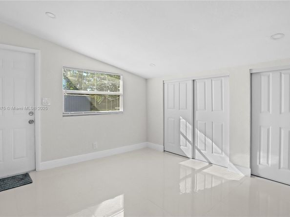 1430 N 65th Ave, Hollywood FL 33024