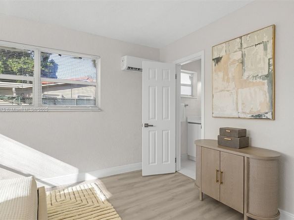 1430 N 65th Ave, Hollywood FL 33024