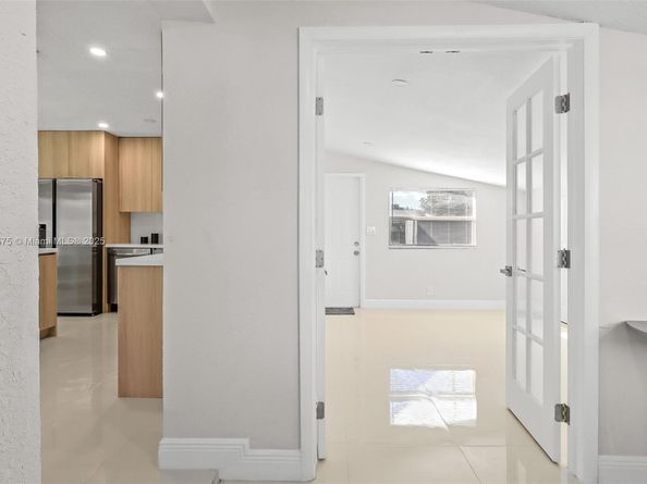 1430 N 65th Ave, Hollywood FL 33024