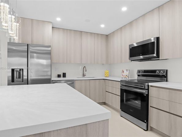 1430 N 65th Ave, Hollywood FL 33024