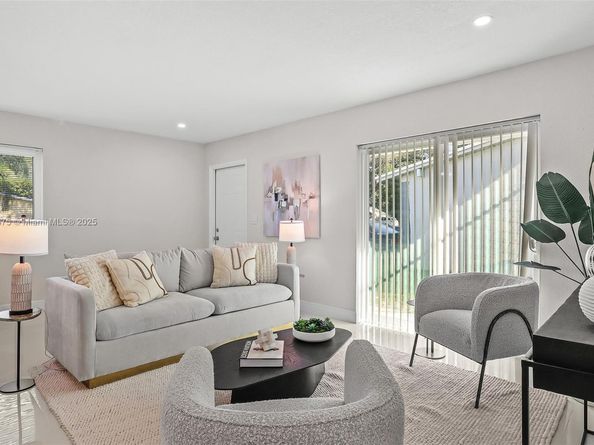 1430 N 65th Ave, Hollywood FL 33024