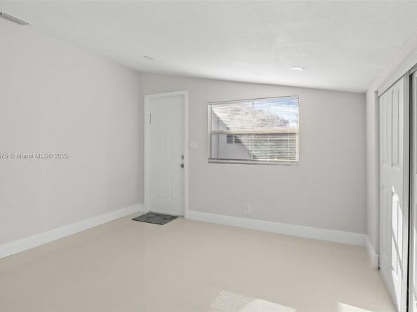 1430 N 65th Ave, Hollywood FL 33024