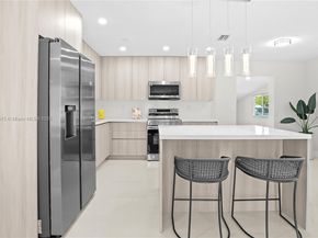 1430 N 65th Ave, Hollywood FL 33024