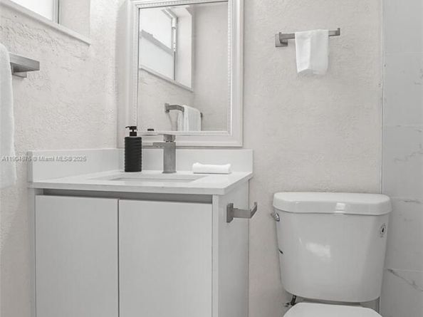 1430 N 65th Ave, Hollywood FL 33024