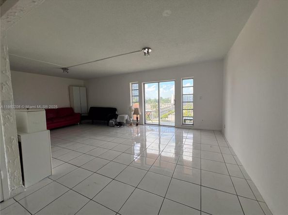 2200 E Hallandale Beach Blvd 603, Hallandale Beach FL 33009