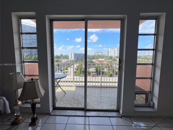2200 E Hallandale Beach Blvd 603, Hallandale Beach FL 33009