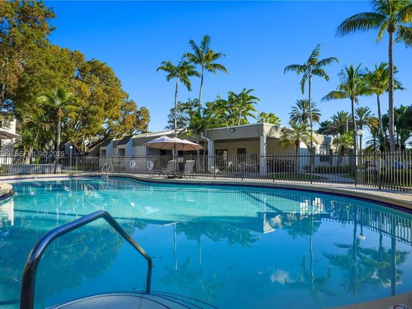 7963 SW 104th St 110A, Miami FL 33156