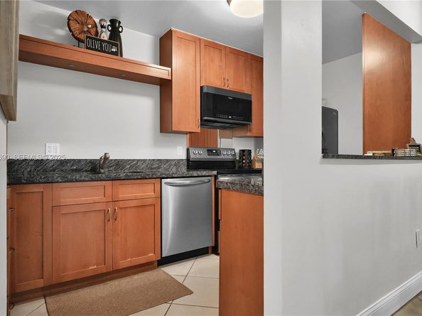 7963 SW 104th St 110A, Miami FL 33156