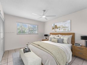 10121 SW 4th St, Miami FL 33174