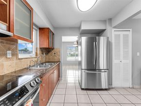 10121 SW 4th St, Miami FL 33174