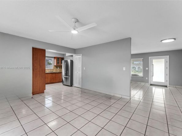 10121 SW 4th St, Miami FL 33174