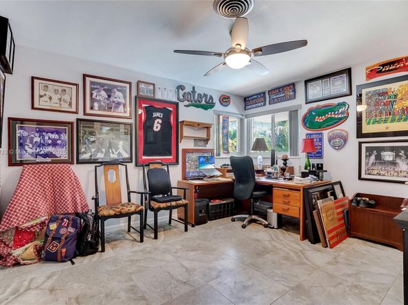 610 Lake Dasha Cir, Plantation FL 33324