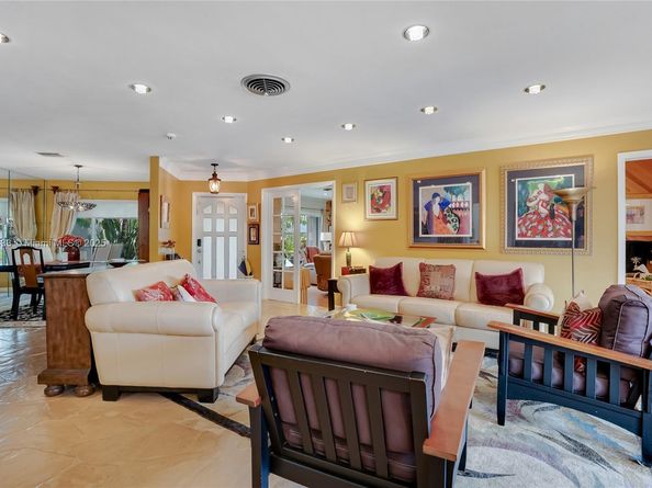 610 Lake Dasha Cir, Plantation FL 33324