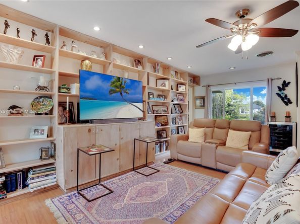 610 Lake Dasha Cir, Plantation FL 33324