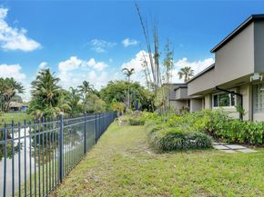 610 Lake Dasha Cir, Plantation FL 33324
