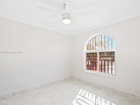 3203 W 70th Ter, Hialeah FL 33018