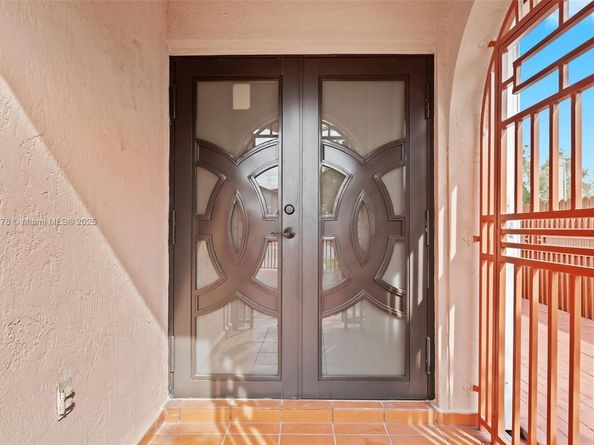 3203 W 70th Ter, Hialeah FL 33018