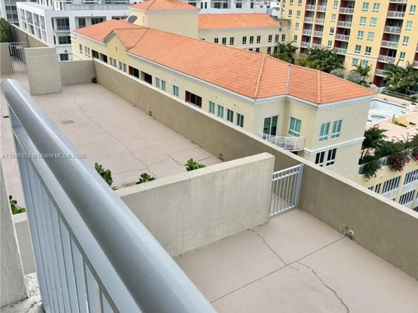 9055 SW 73rd Ct 907, Miami FL 33156