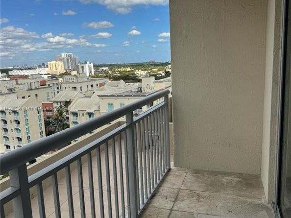 9055 SW 73rd Ct 907, Miami FL 33156