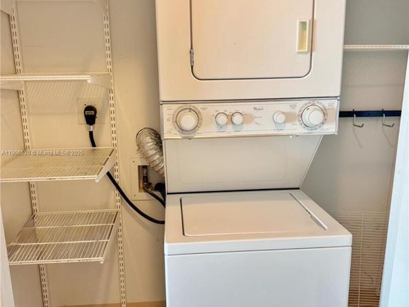 9055 SW 73rd Ct 907, Miami FL 33156