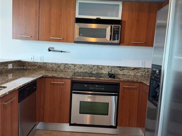 9055 SW 73rd Ct 907, Miami FL 33156