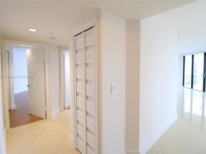 20185 E Country Club Dr 1105, Aventura FL 33180
